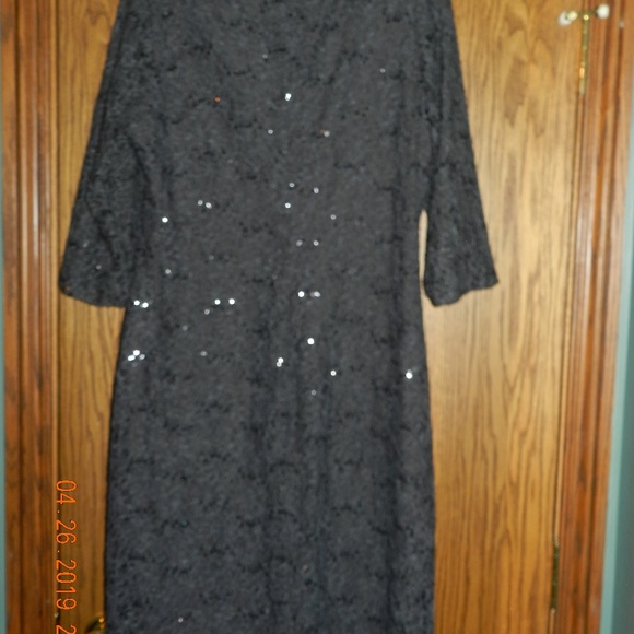 Women's Ralph Lauren Charcoal Lace w/Sequin Dress - Picture 4 of 4